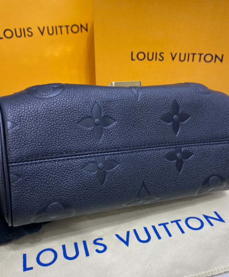 Louis Vuitton Favorite Black